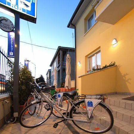 Adelphi Room & Breakfast Ферара Екстериор снимка