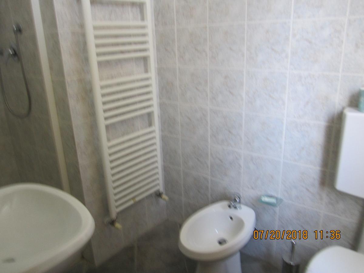 Adelphi Room & Breakfast Ферара Екстериор снимка