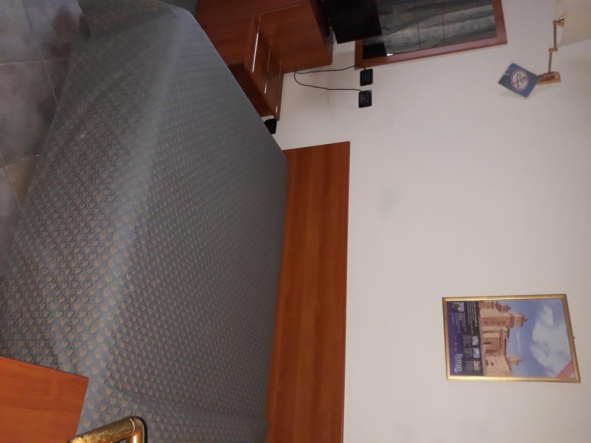 Adelphi Room & Breakfast Ферара Екстериор снимка