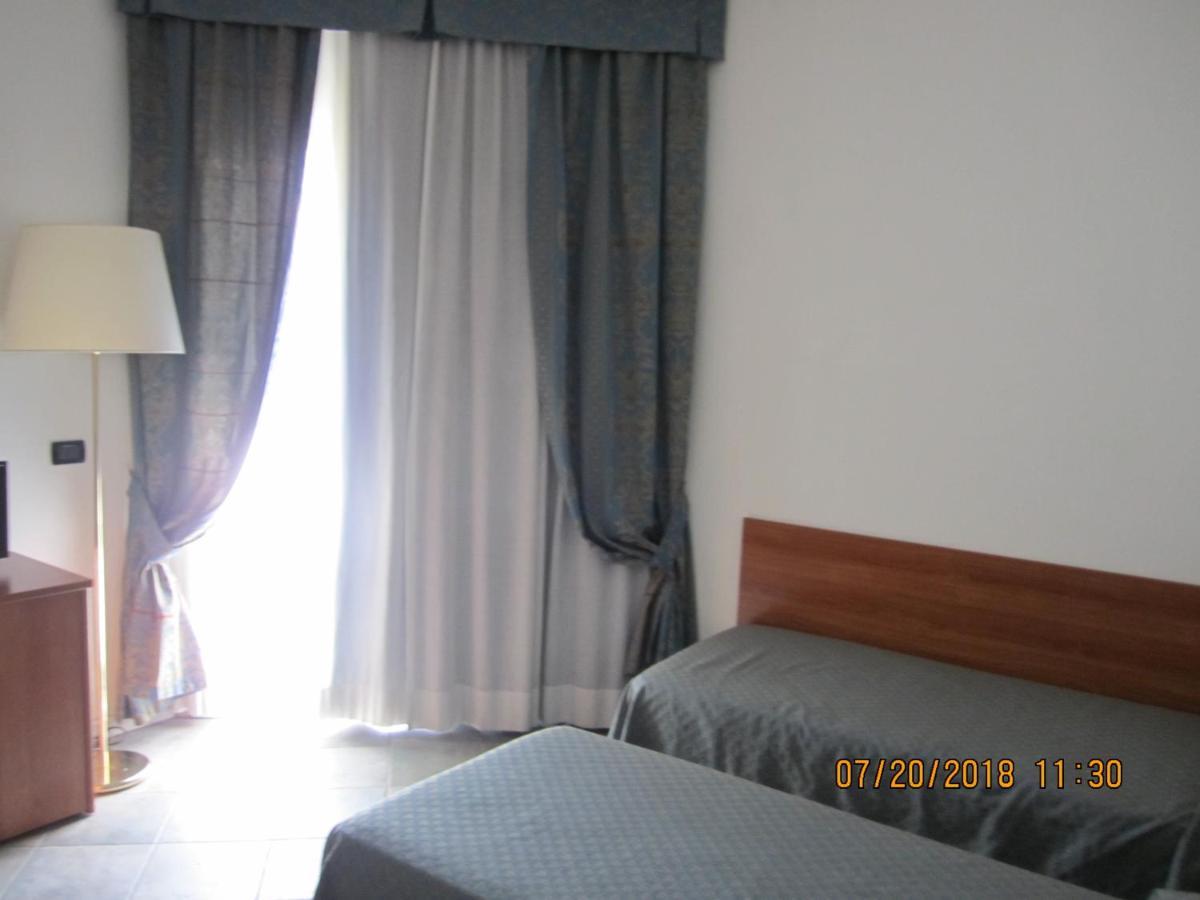 Adelphi Room & Breakfast Ферара Екстериор снимка